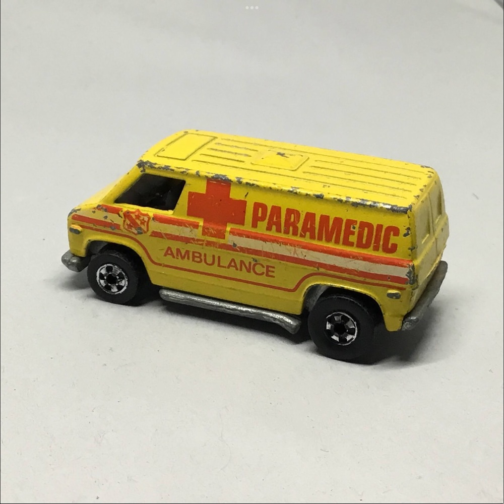 Vintage 1974 Mattel Hot Wheels Paramedic Ambulance Matchbox Car - Picture 4 of 6